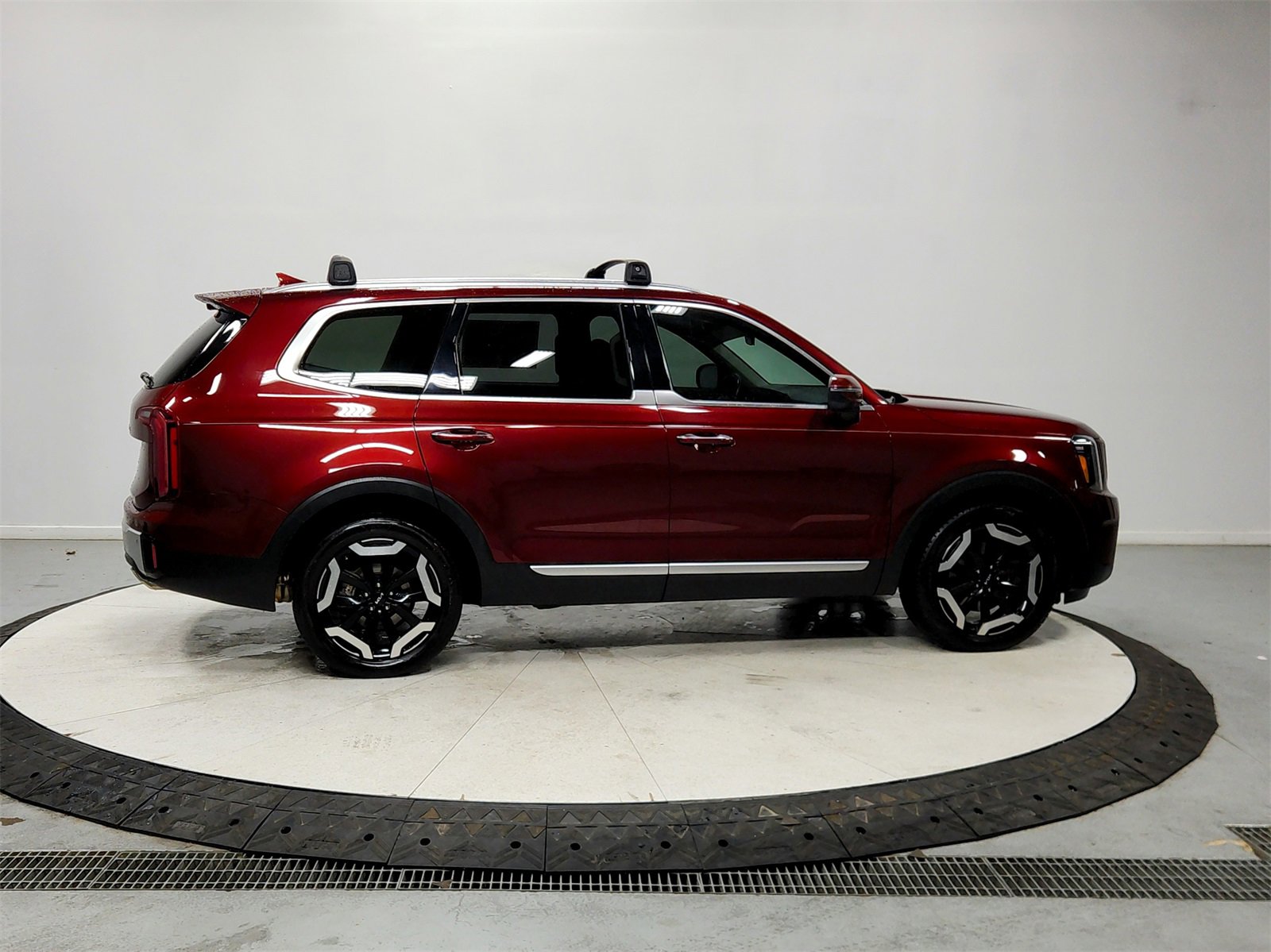 Used 2024 Kia Telluride S w/ S Sunroof Package image 8