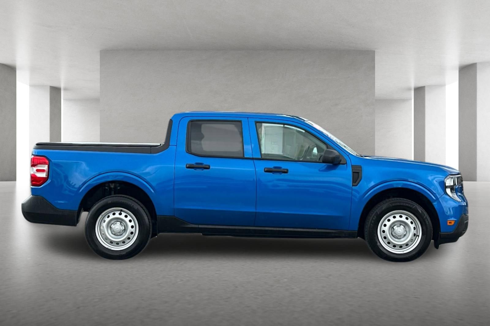 Used 2025 Ford Maverick XL image 3