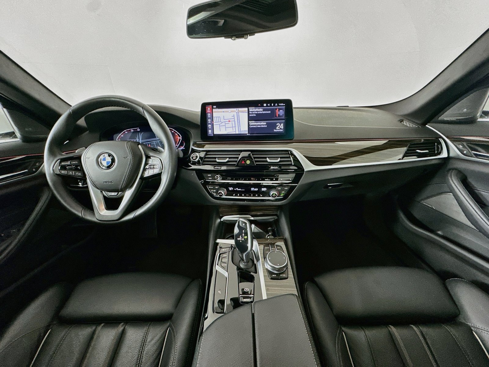Used 2023 BMW 540i xDrive w/ Premium Package AWD/4WD image 14