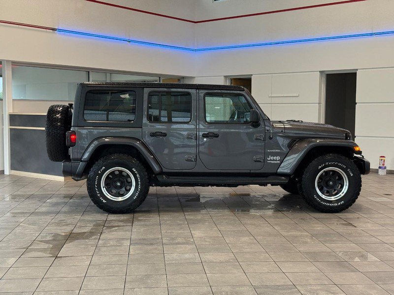 Used 2018 Jeep Wrangler Unlimited Sahara w/ Cold Weather Group AWD/4WD image 2