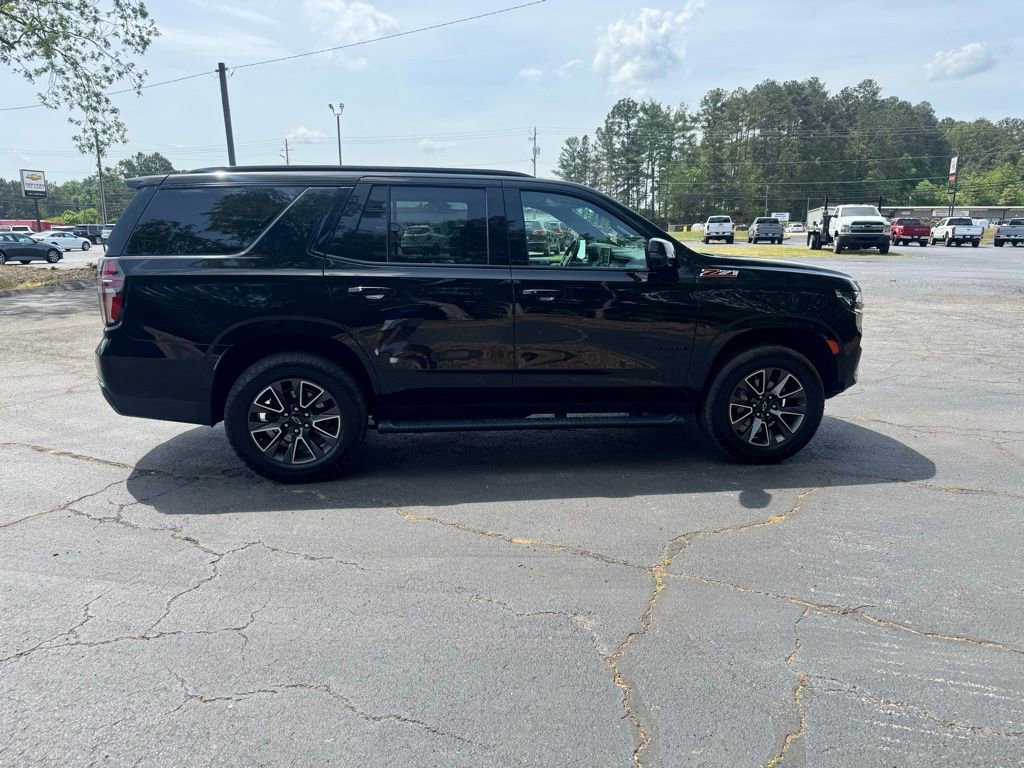 Certified 2022 Chevrolet Tahoe Z71 w/ Luxury Package AWD/4WD image 9