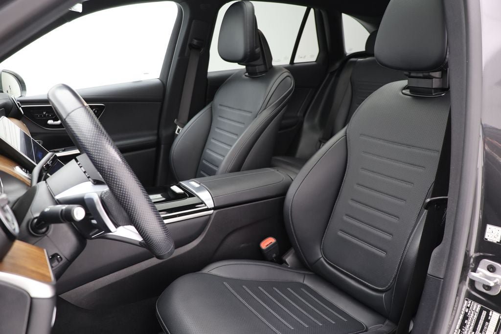 Used 2024 Mercedes-Benz GLC 300 4MATIC image 17