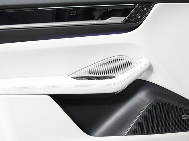 New 2026 Porsche Macan 4 Electric AWD/4WD image 6