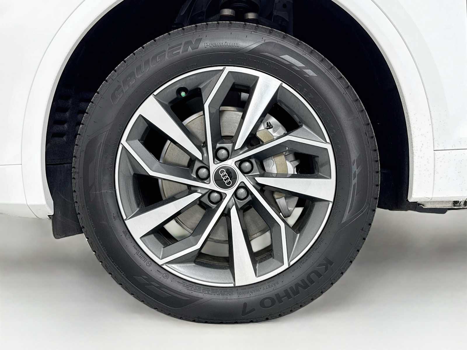 Used 2023 Audi Q5 2.0T Premium Plus w/ Premium Plus Package AWD/4WD image 32