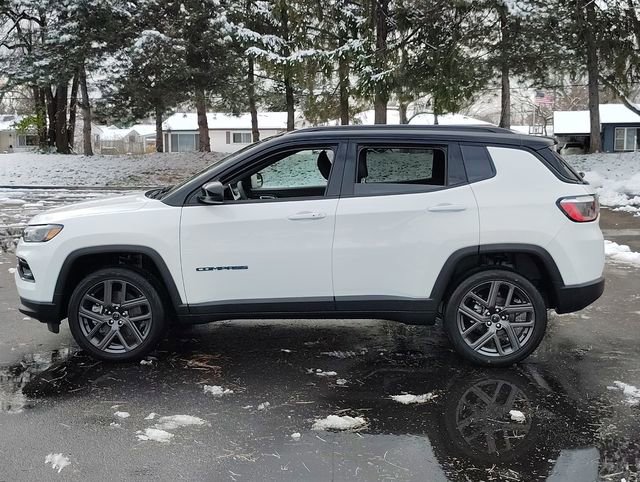 New 2026 Jeep Compass Limited w/ Sun, Sound & Navigation Group AWD/4WD image 5