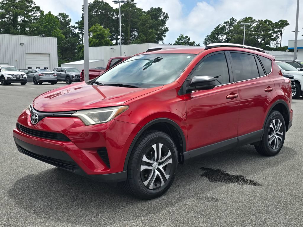 Used 2016 Toyota RAV4 LE FWD image 1
