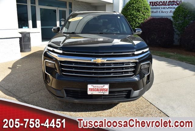 Used 2025 Chevrolet Traverse LT w/ Driver Confidence Package image 4