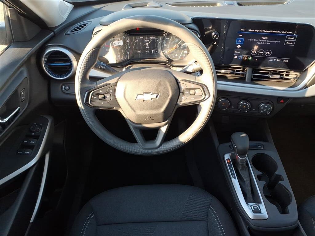 New 2026 Chevrolet Trax LS w/ LS Convenience Package FWD image 24