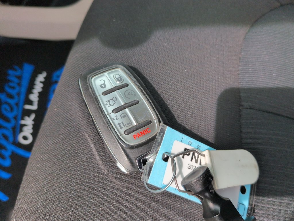 Used 2024 Chrysler Voyager LX FWD image 32