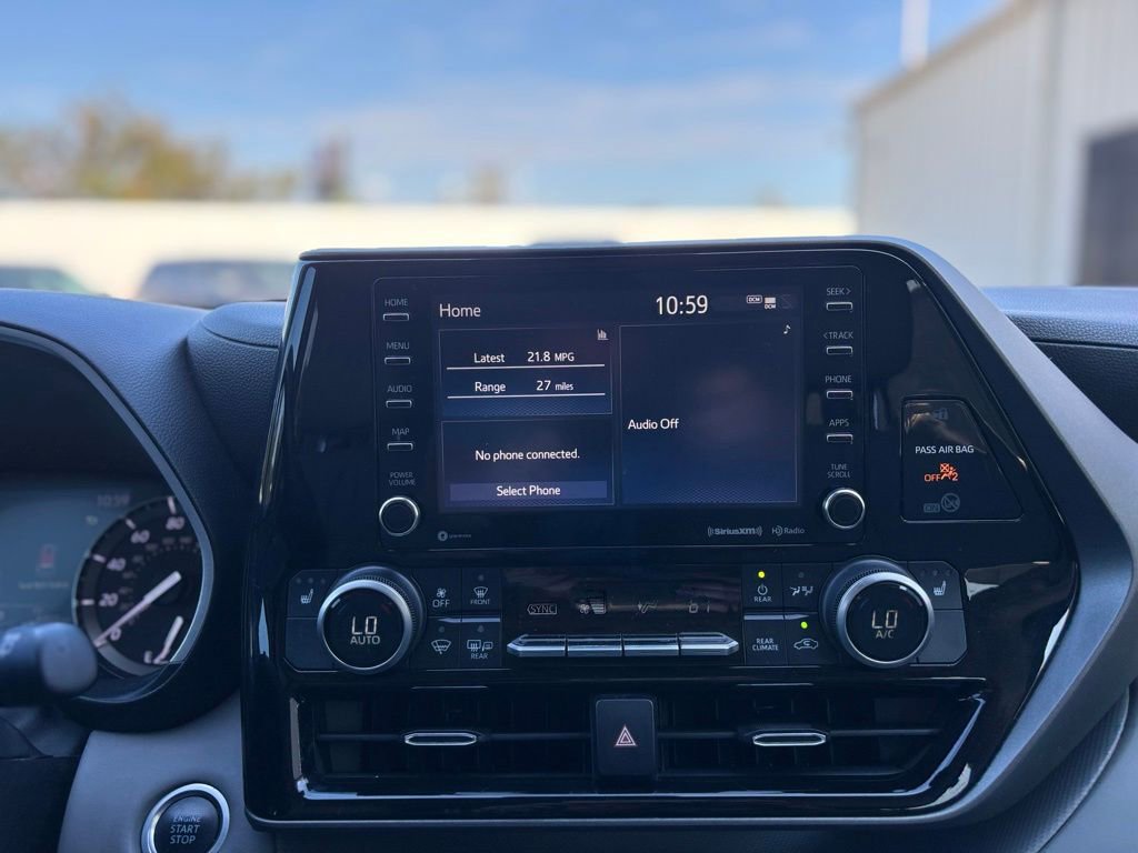 Used 2020 Toyota Highlander XLE image 24