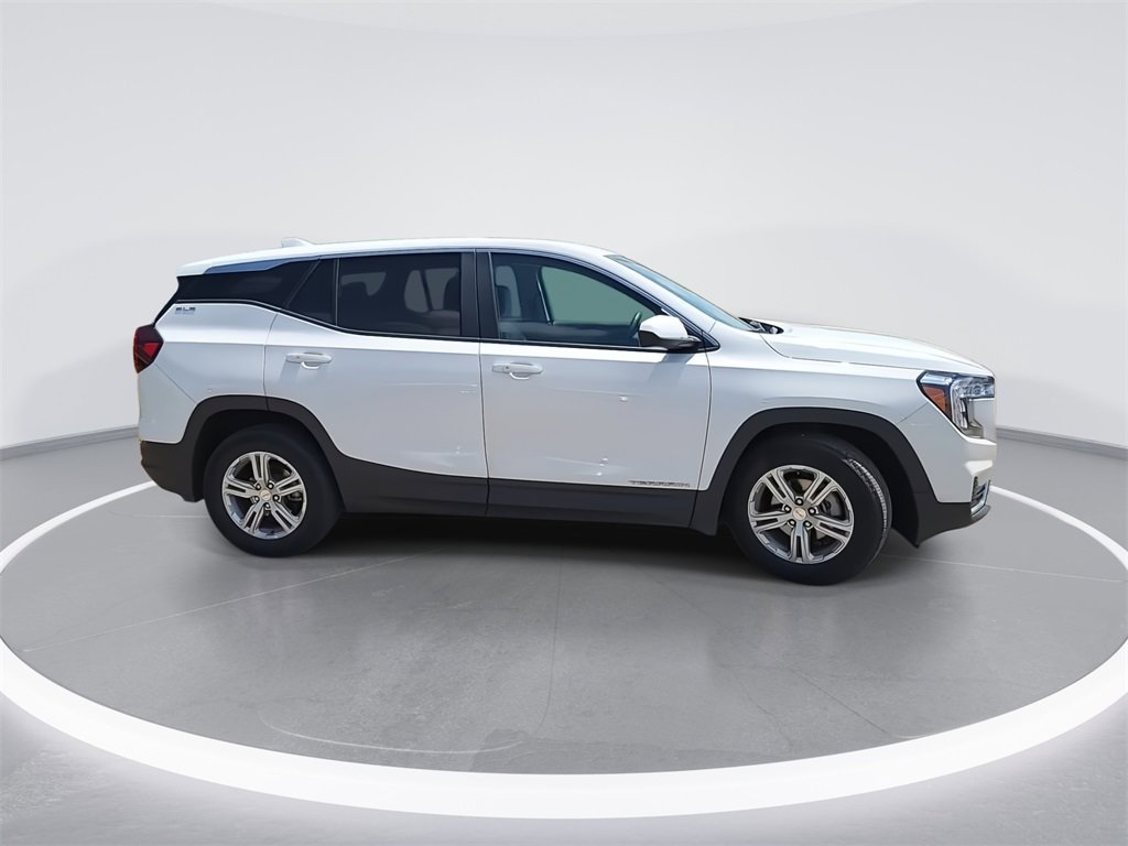 Used 2024 GMC Terrain SLE image 9