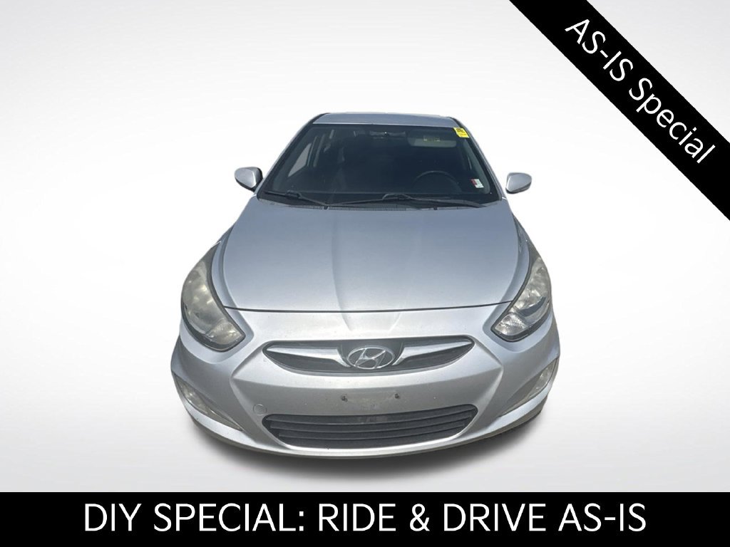 Used 2013 Hyundai Accent SE FWD image 3