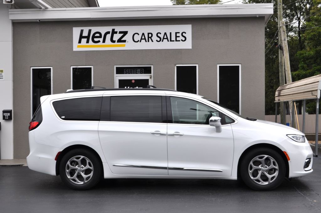 Used 2022 Chrysler Pacifica Limited image 27