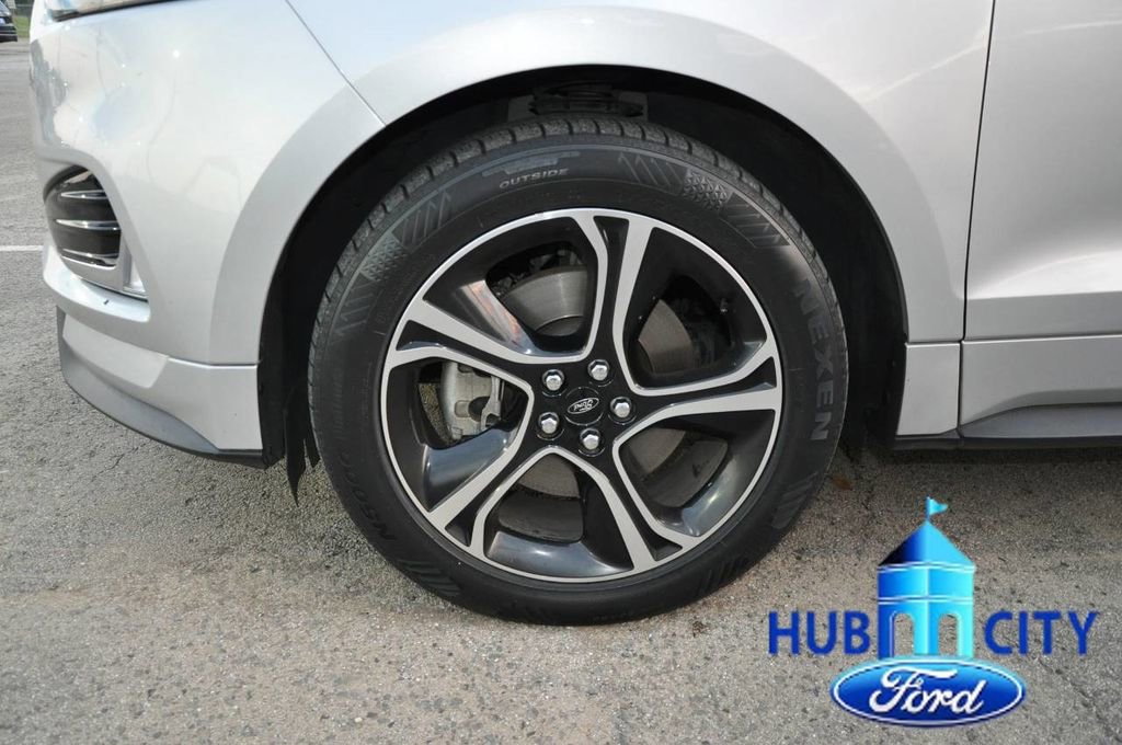 Used 2019 Ford Edge ST image 9