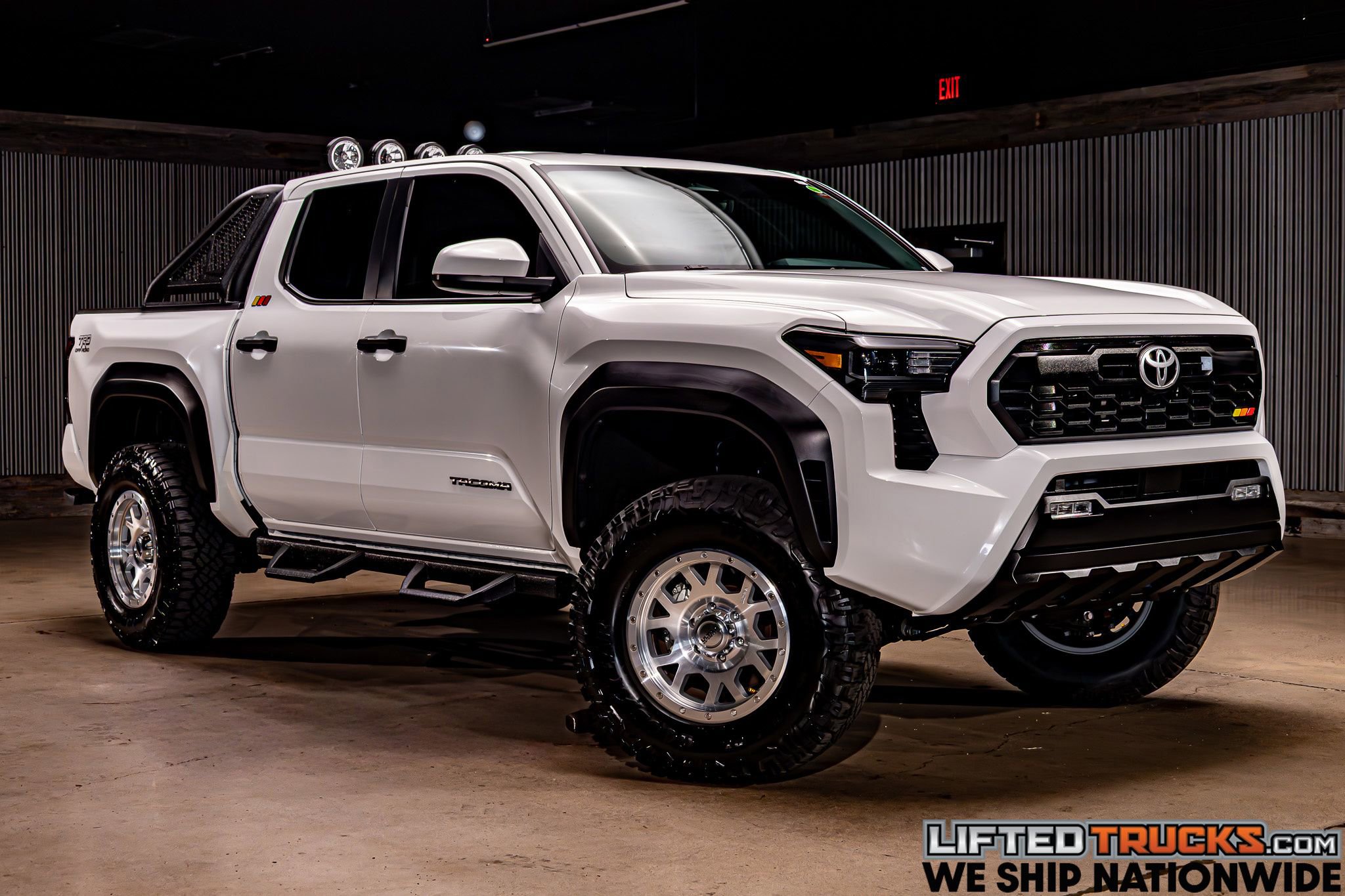 Used 2025 Toyota Tacoma TRD Off-Road AWD/4WD image 1