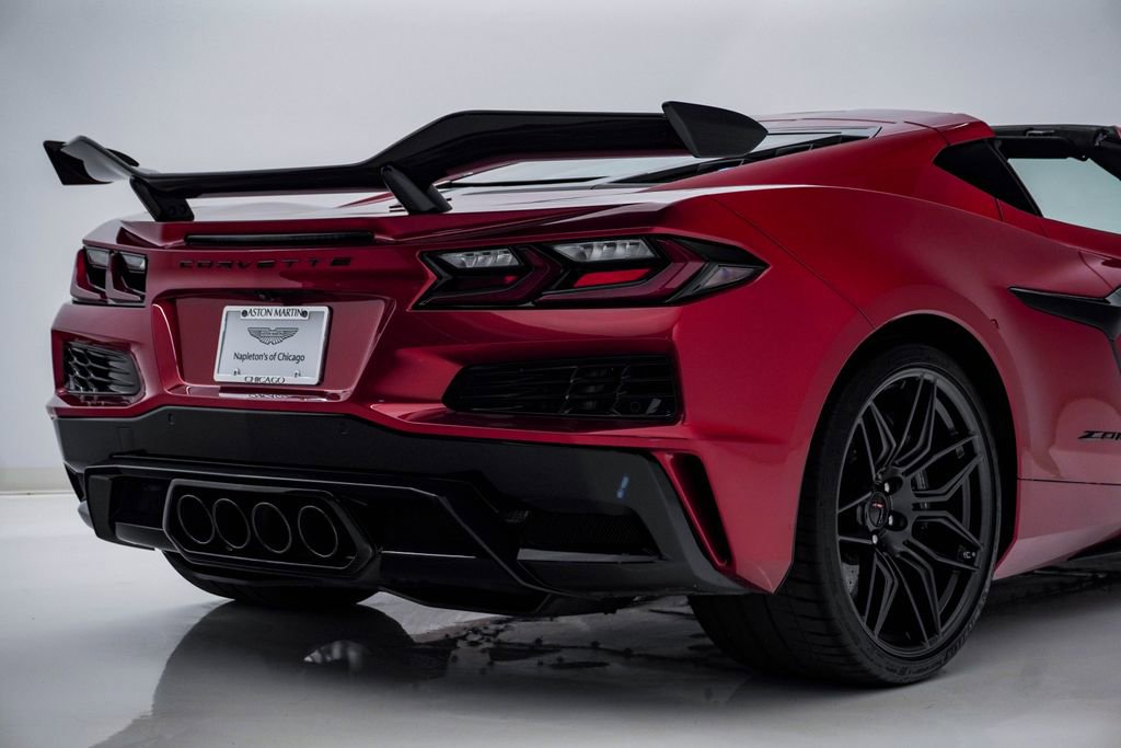 Used 2023 Chevrolet Corvette Z06 w/ Z07 Performance Package RWD image 15