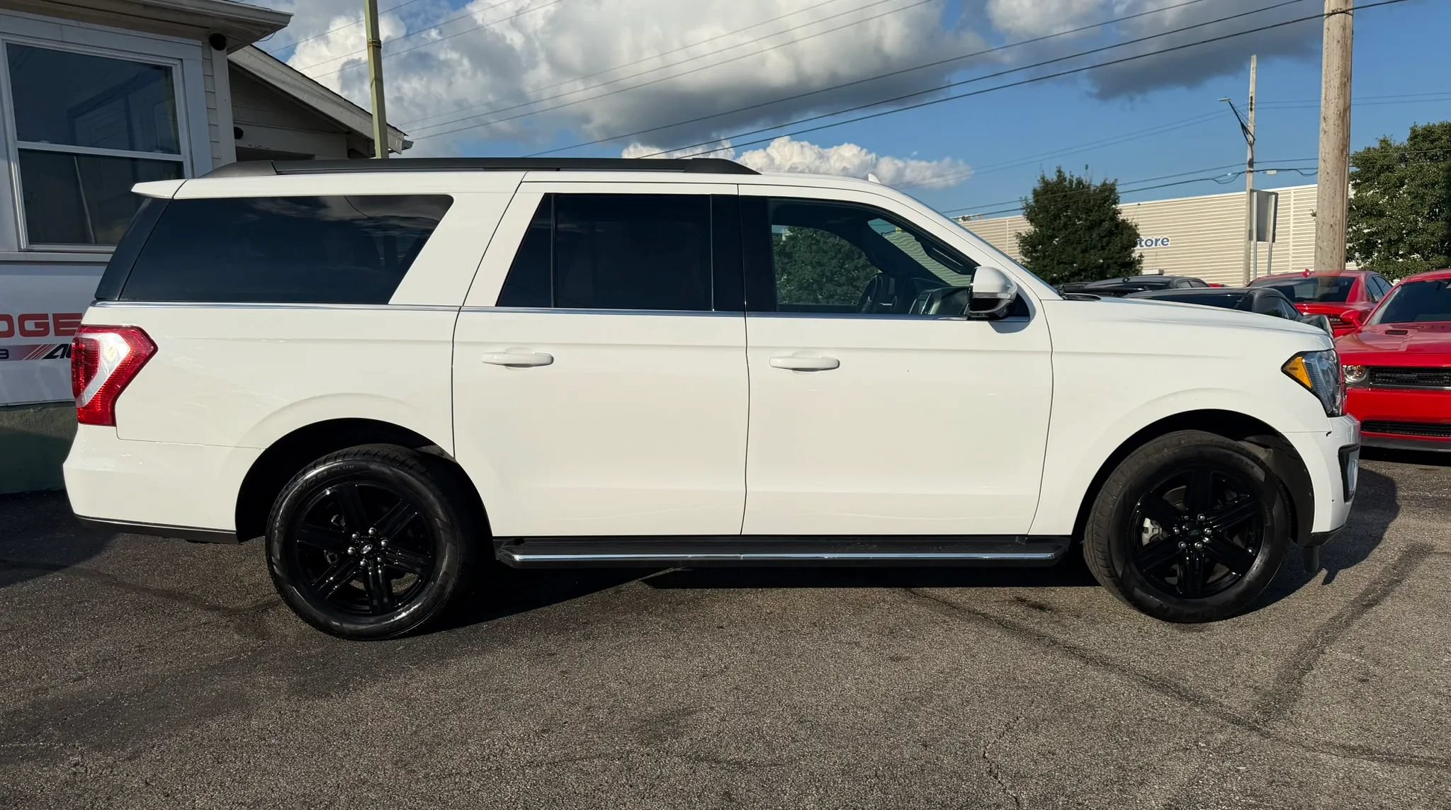 Used 2020 Ford Expedition Max XLT w/ Equipment Group 202A AWD/4WD image 6