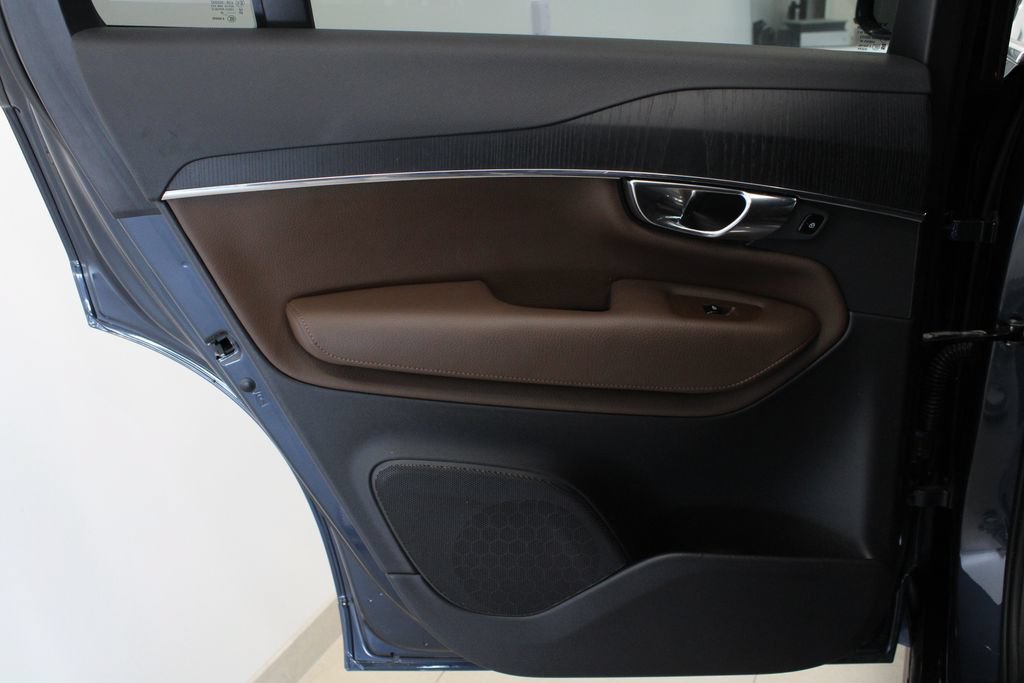 Used 2020 Volvo XC90 T6 Momentum w/ Protection Package AWD/4WD image 29