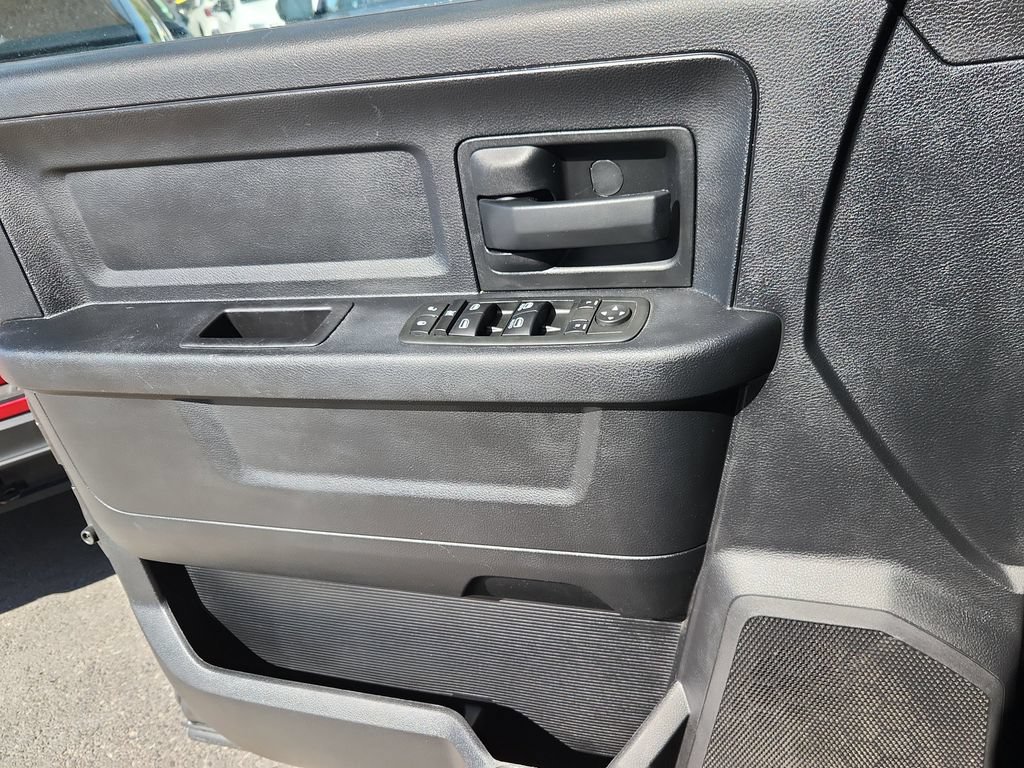 Used 2015 RAM 1500 Express AWD/4WD image 8