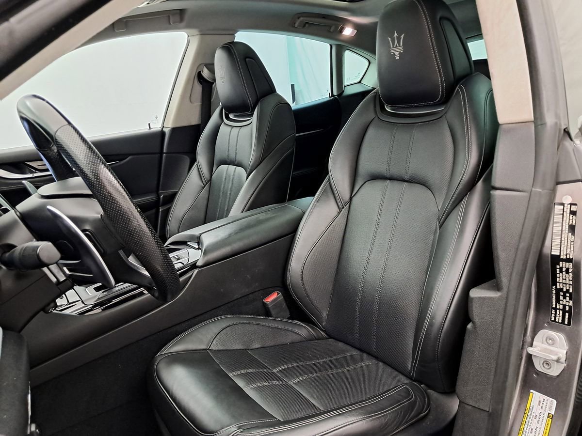 Used 2017 Maserati Levante w/ Sport Package image 8