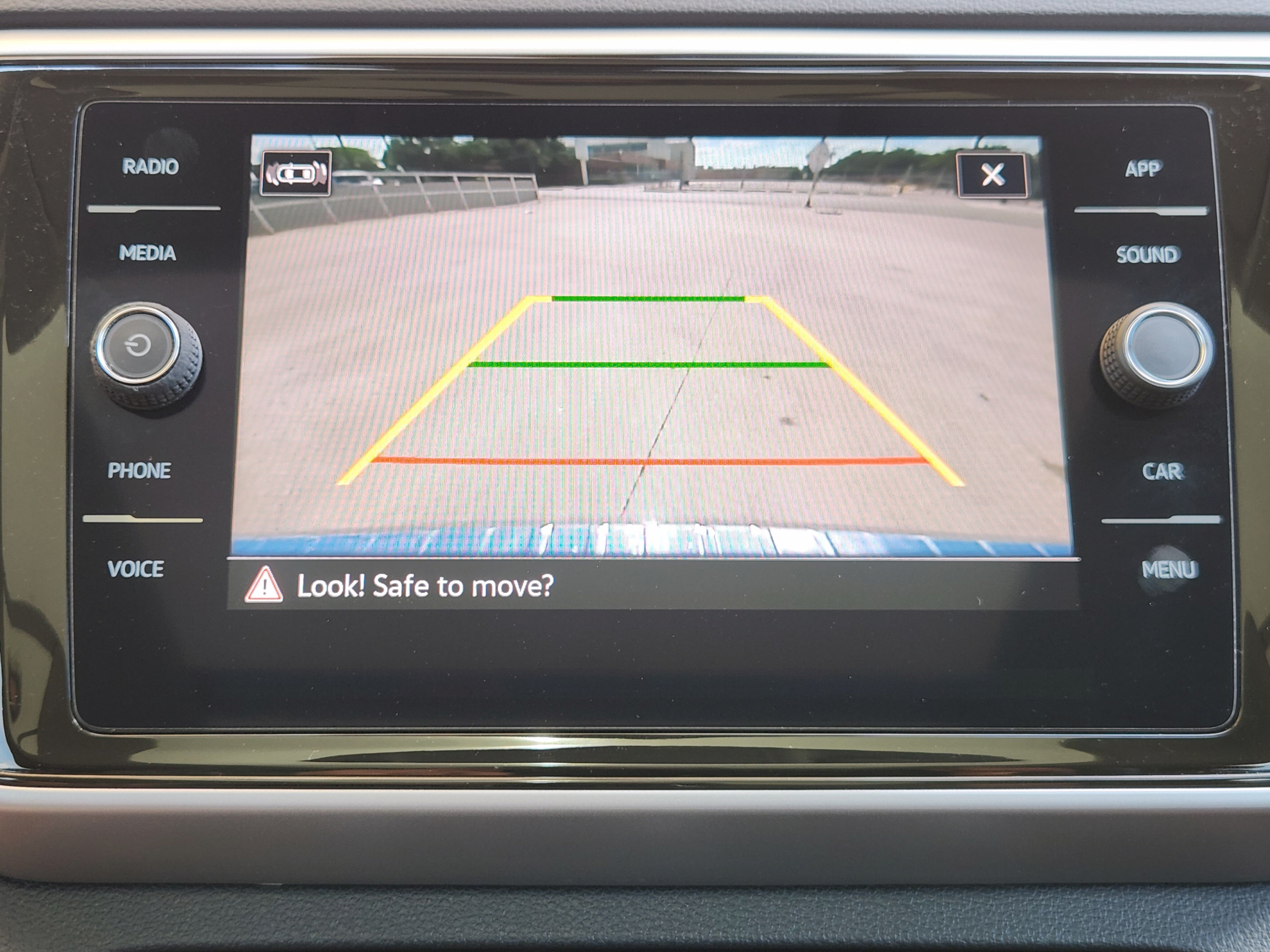 Used 2022 Volkswagen Atlas SE w/ Panoramic Sunroof Package FWD image 16