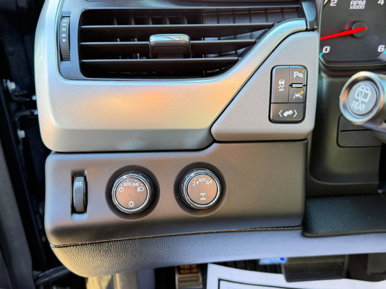 Used 2020 Chevrolet Suburban LT image 20