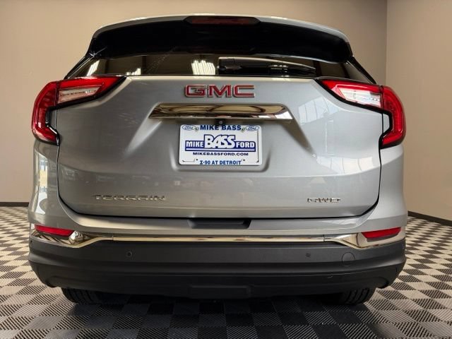 Used 2023 GMC Terrain SLT AWD/4WD image 10