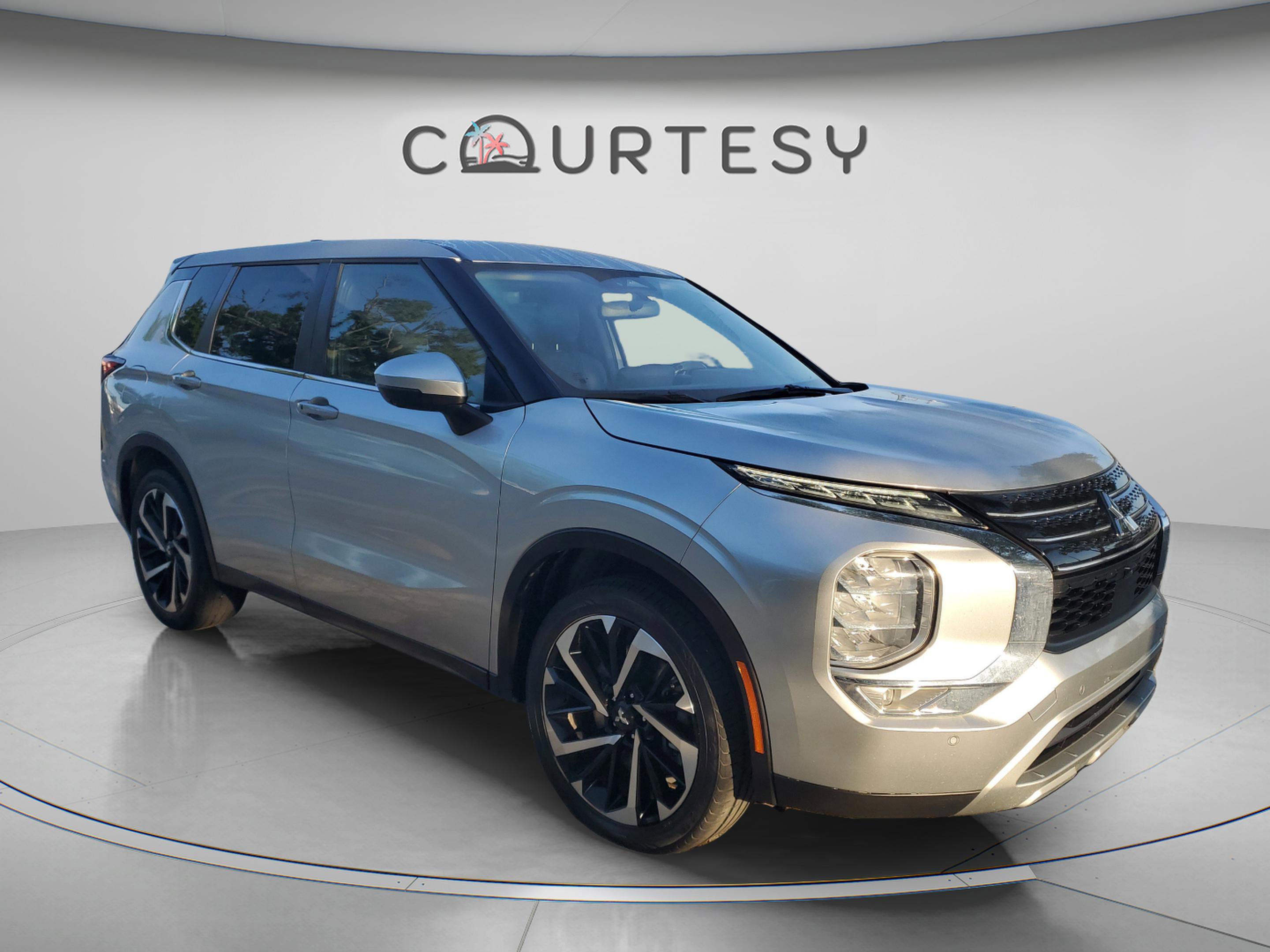 Used 2022 Mitsubishi Outlander SE image 5