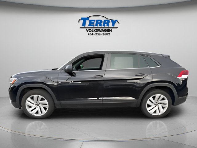 Certified 2022 Volkswagen Atlas Cross Sport SE AWD/4WD image 2