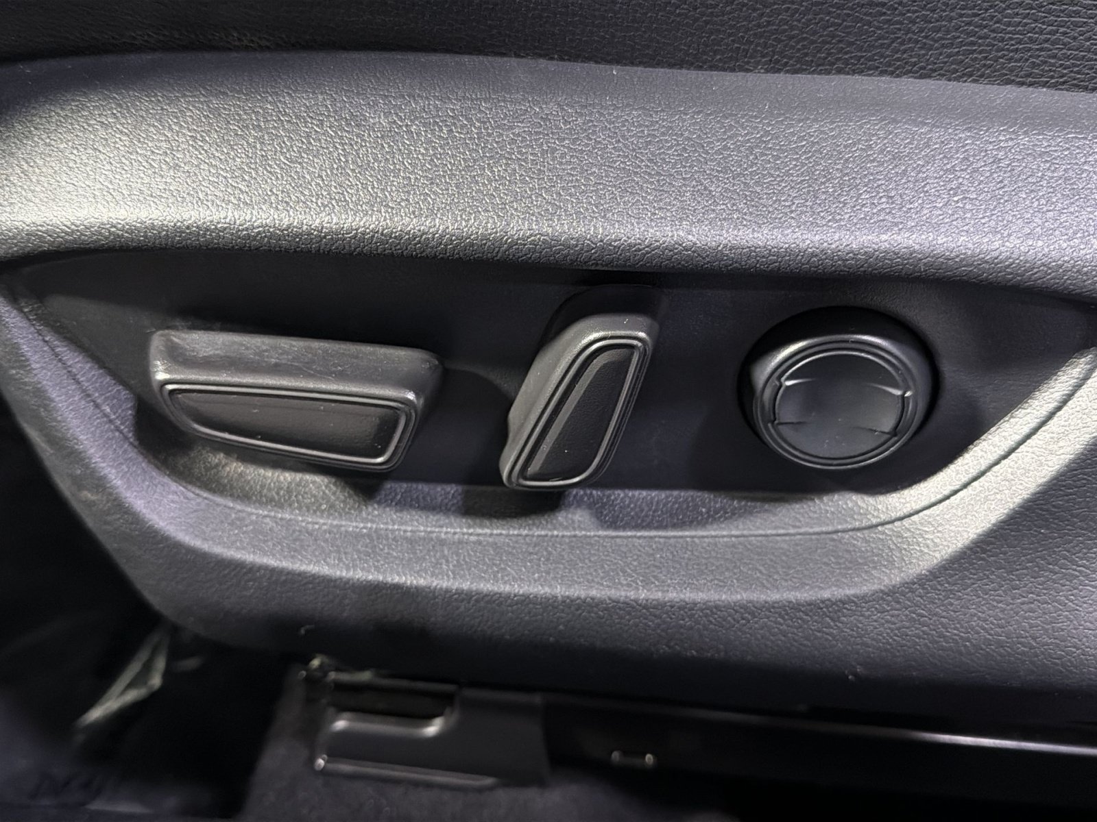 Used 2025 Toyota Camry SE FWD image 26