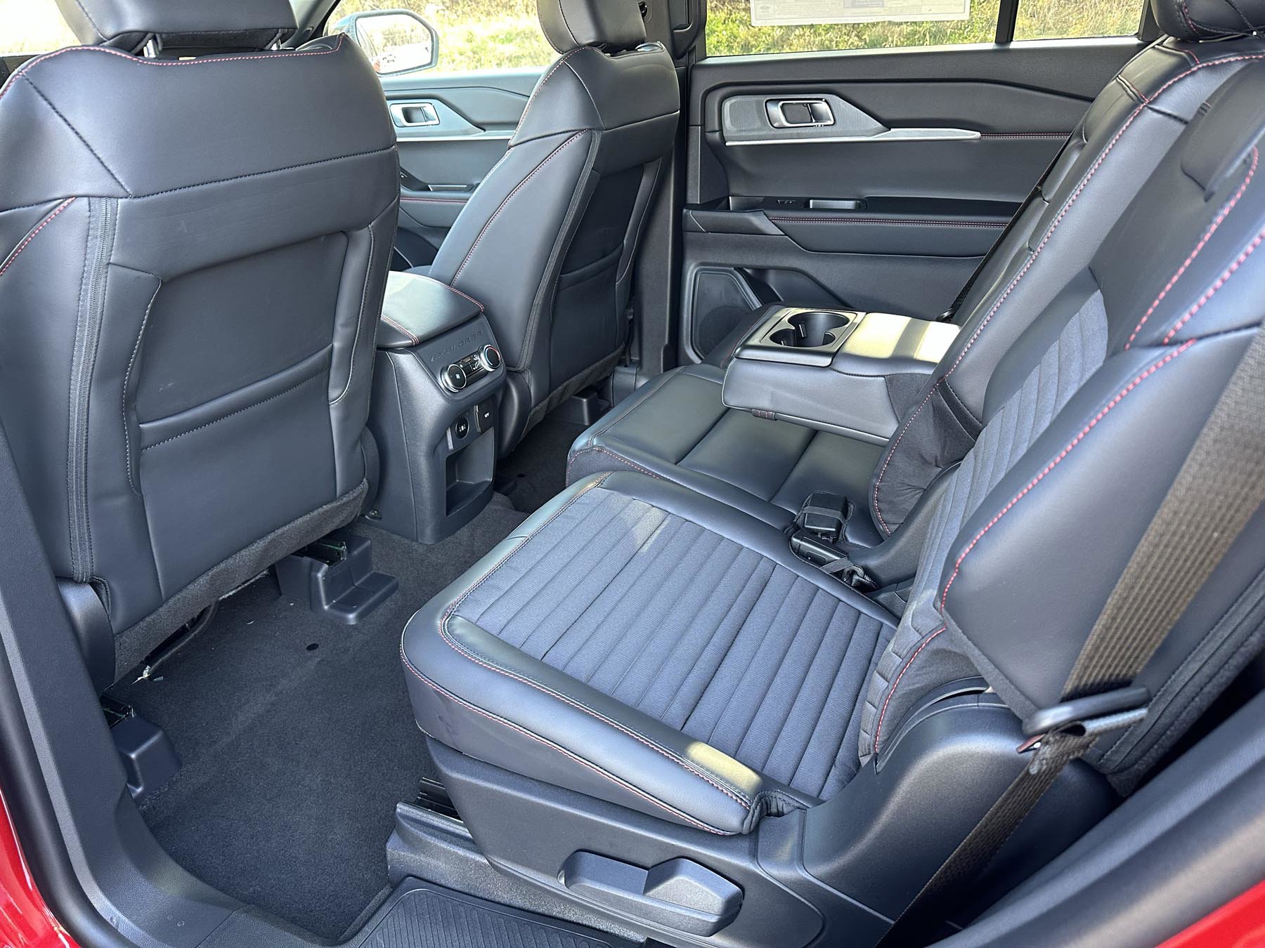 New 2026 Ford Explorer ST-Line w/ ST-Line Street Pack image 36