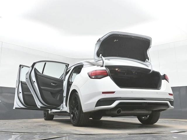 Used 2025 Nissan Sentra SR w/ SR Premium Package image 52