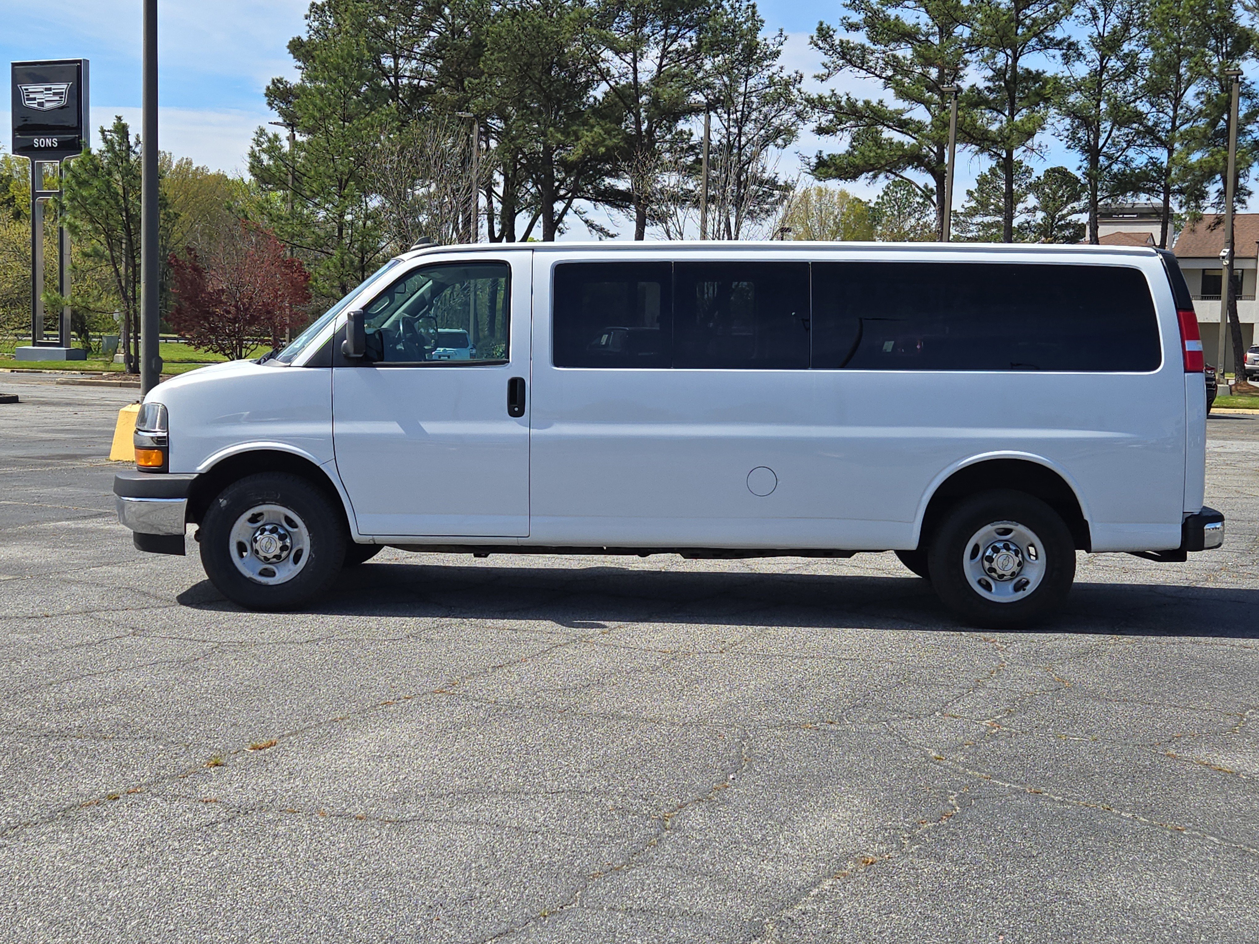 Used 2021 Chevrolet Express 3500 LT w/ LT Preferred Equipment Group RWD image 15