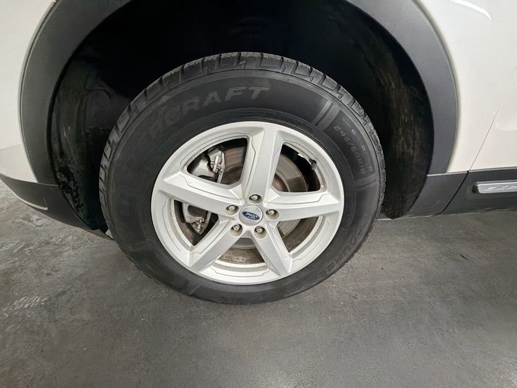 Used 2019 Ford Explorer XLT w/ Equipment Group 202A FWD image 32