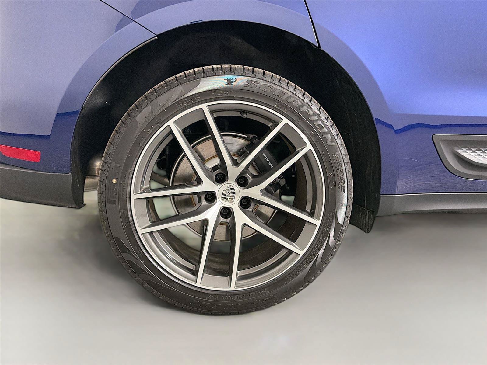 Certified 2026 Porsche Macan Turbo AWD/4WD image 13