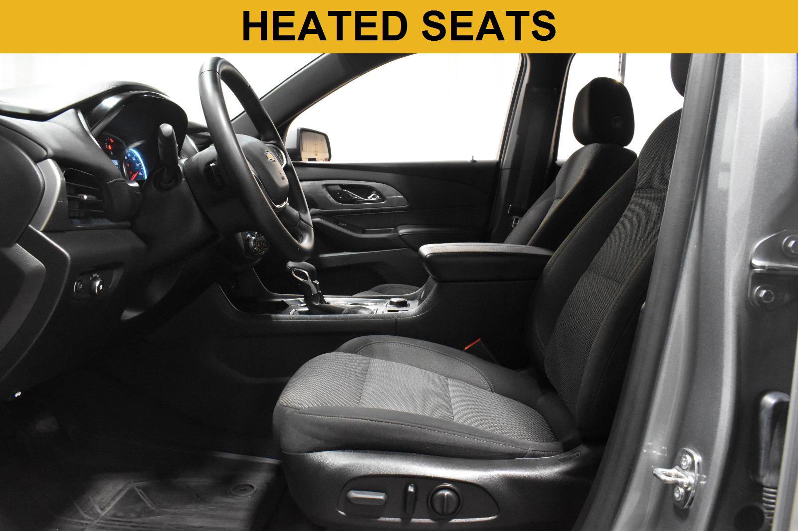 Used 2023 Chevrolet Traverse LT FWD image 4