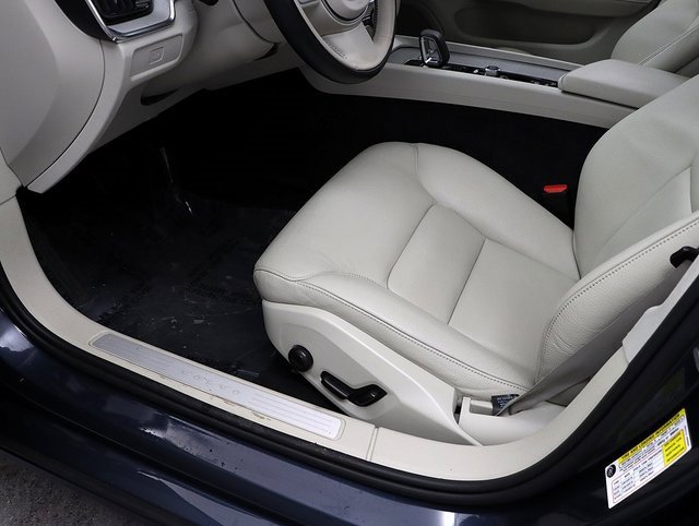 Used 2023 Volvo S60 B5 Plus w/ Climate Package image 23