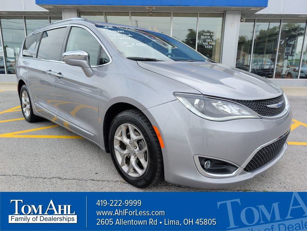 Used 2018 Chrysler Pacifica Limited FWD image 1