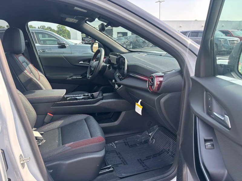Used 2026 Chevrolet Equinox RS w/ Safety and Technology Package FWD image 12