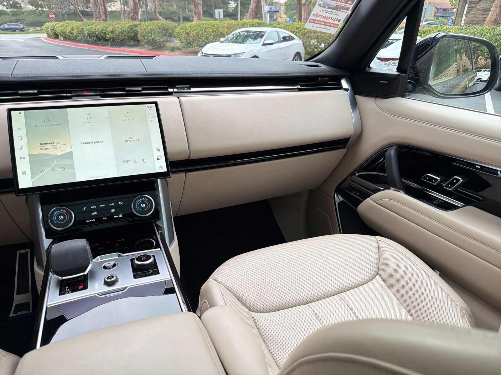 Certified 2023 Land Rover Range Rover SE image 29