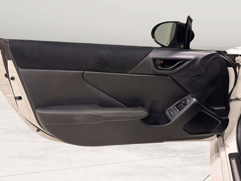 Used 2023 Toyota GR86 Premium image 16