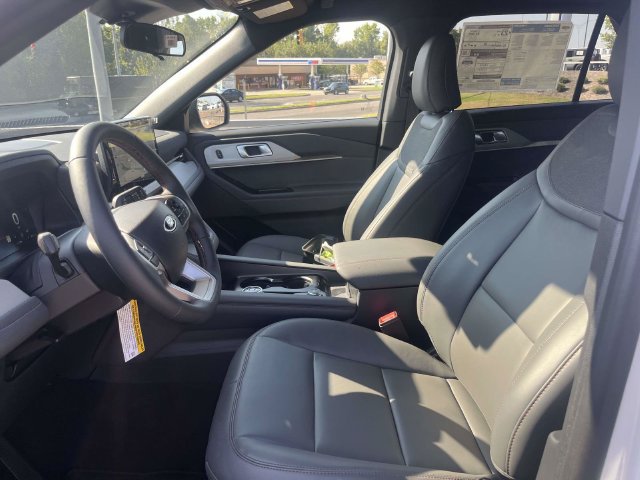 New 2027 Ford Explorer Active w/ Active Comfort Package RWD image 14