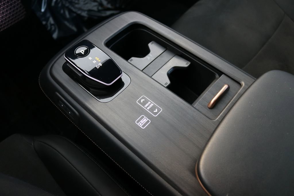 Used 2023 Nissan Ariya AWD image 53