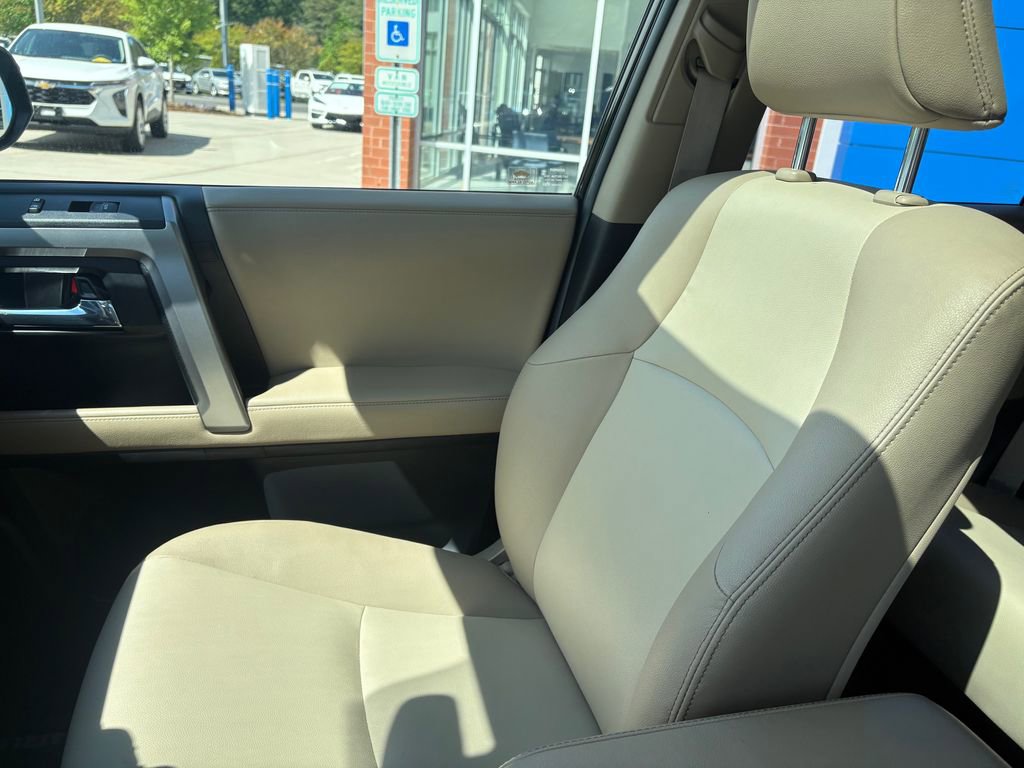 Used 2018 Toyota 4Runner SR5 Premium AWD/4WD image 12