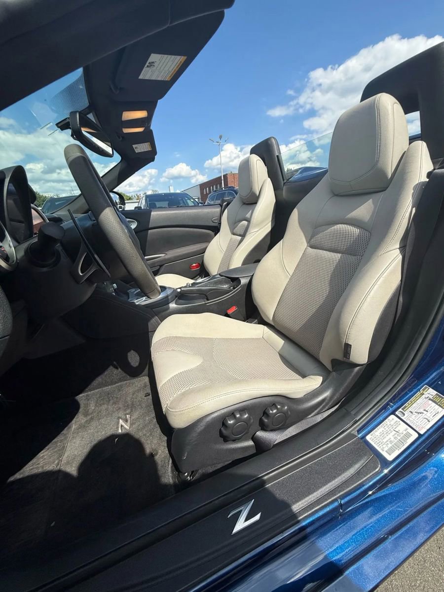 Used 2016 Nissan 370Z Touring Sport image 10