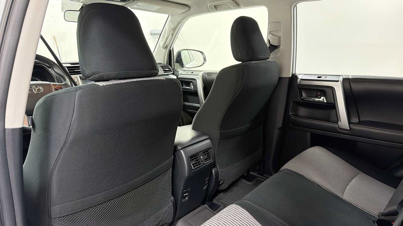 Certified 2016 Toyota 4Runner SR5 AWD/4WD image 25