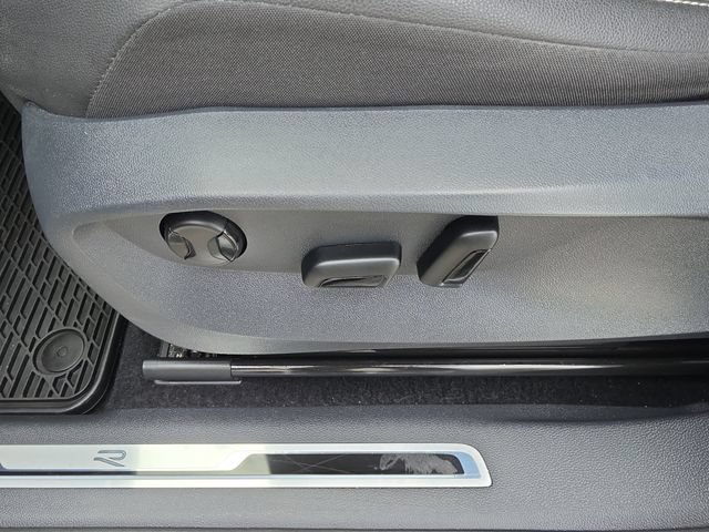 Used 2022 Volkswagen Tiguan SE R-Line AWD/4WD image 19