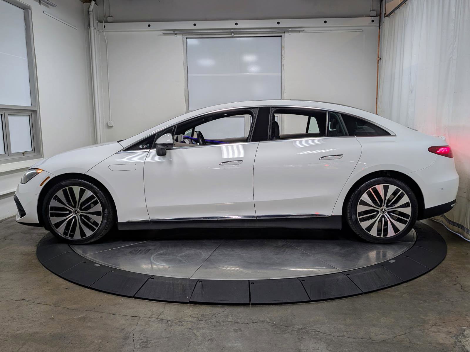 Used 2024 Mercedes-Benz EQE 350+ 4MATIC Sedan w/ Driver Assistance Package image 6