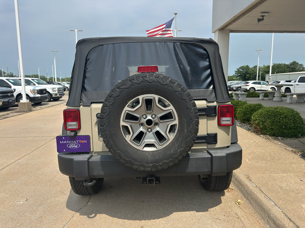 Used 2017 Jeep Wrangler Rubicon w/ Power Convenience Group AWD/4WD image 12