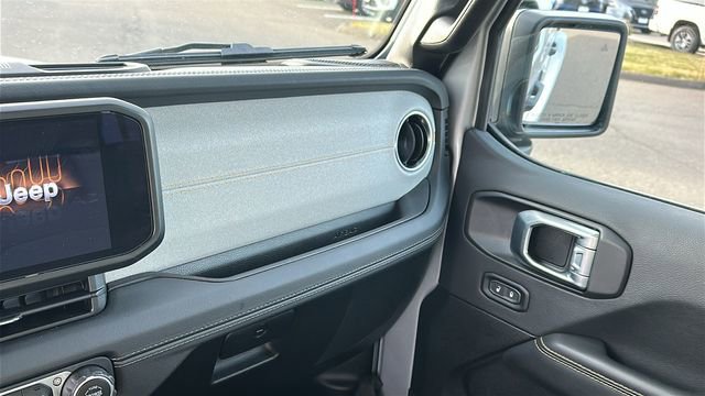 Used 2024 Jeep Wrangler Unlimited Sahara w/ Safety Group image 18